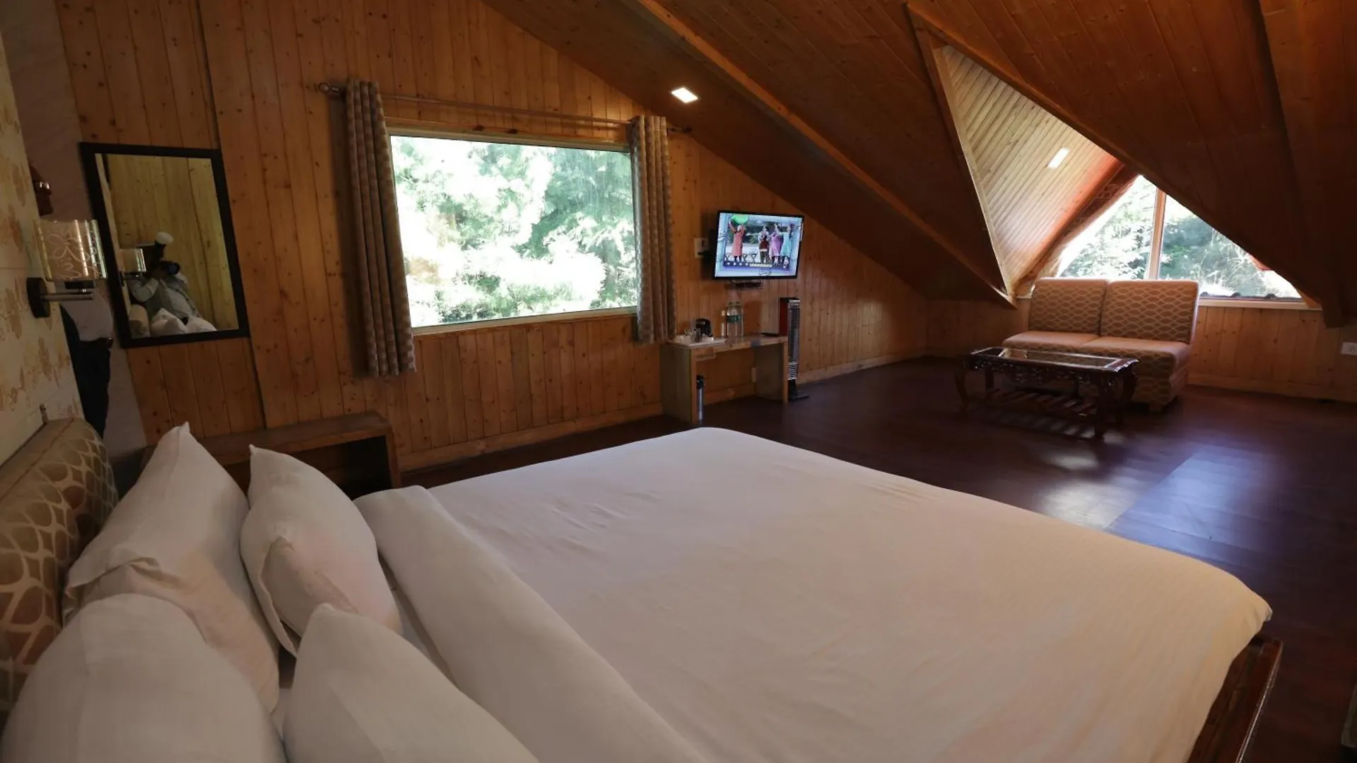 Kvr Clarks Inn, Kufri Shimla Hotel
