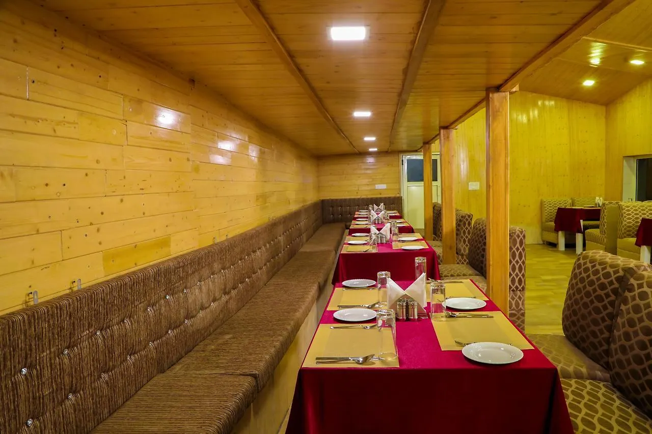 Kvr Clarks Inn, Kufri Shimla