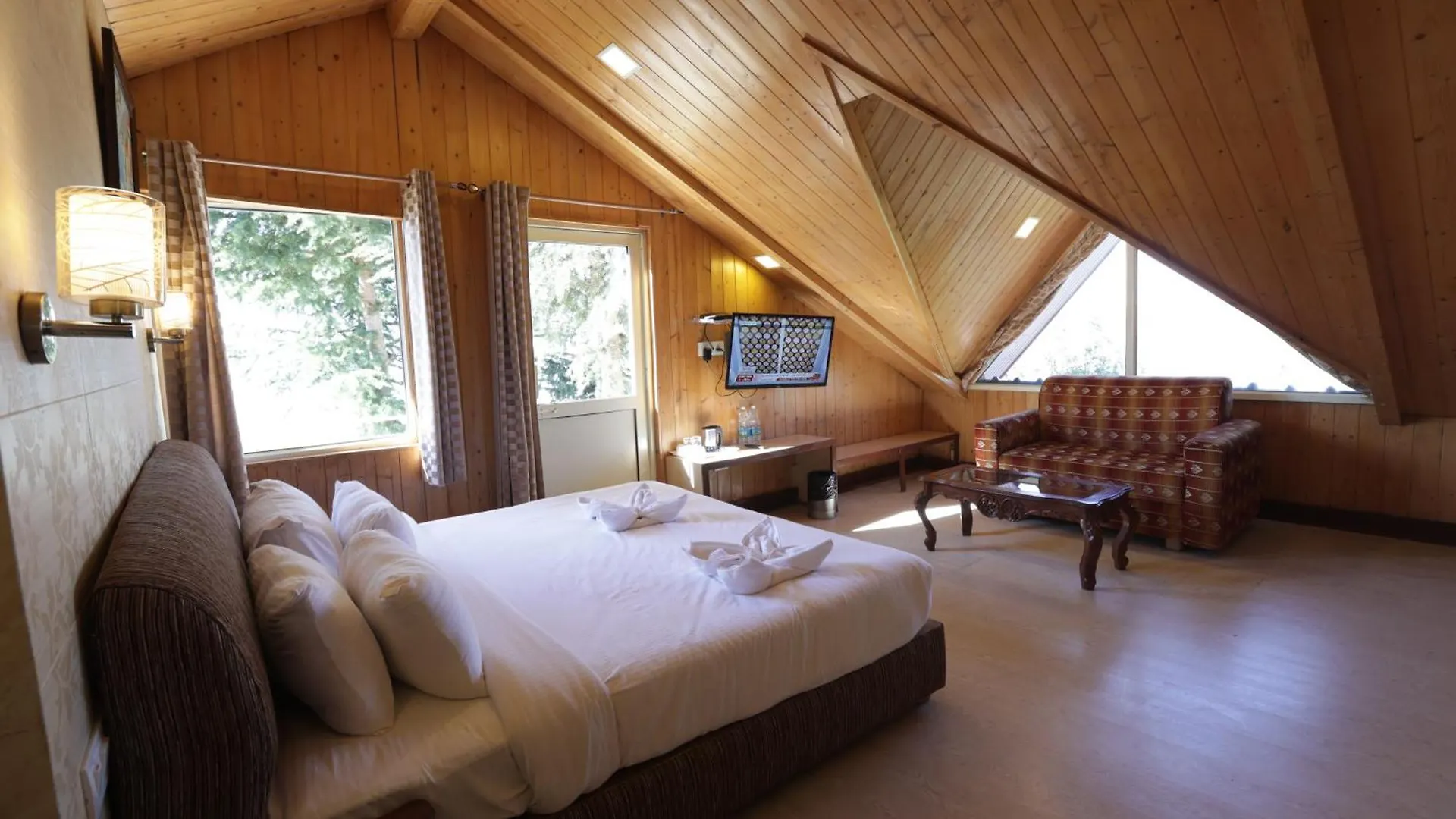 Kvr Clarks Inn, Kufri Shimla India