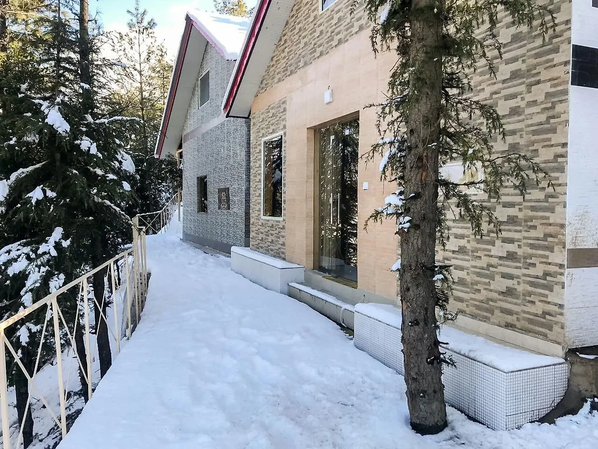 Hotel Kvr Clarks Inn, Kufri Shimla